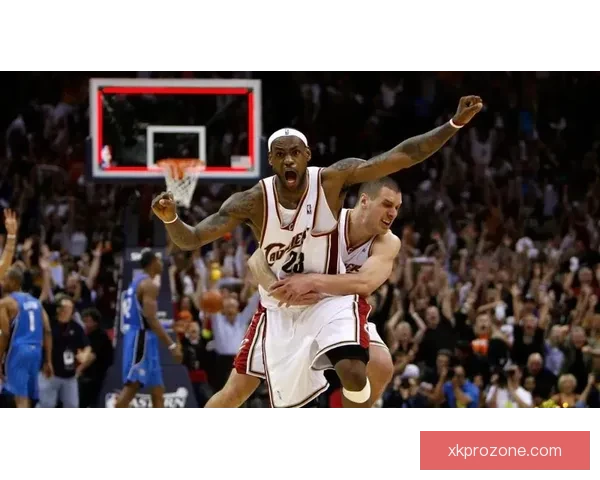 詹姆斯对魔术历史出场王纪念鞋 1612数字见证辉煌里程碑